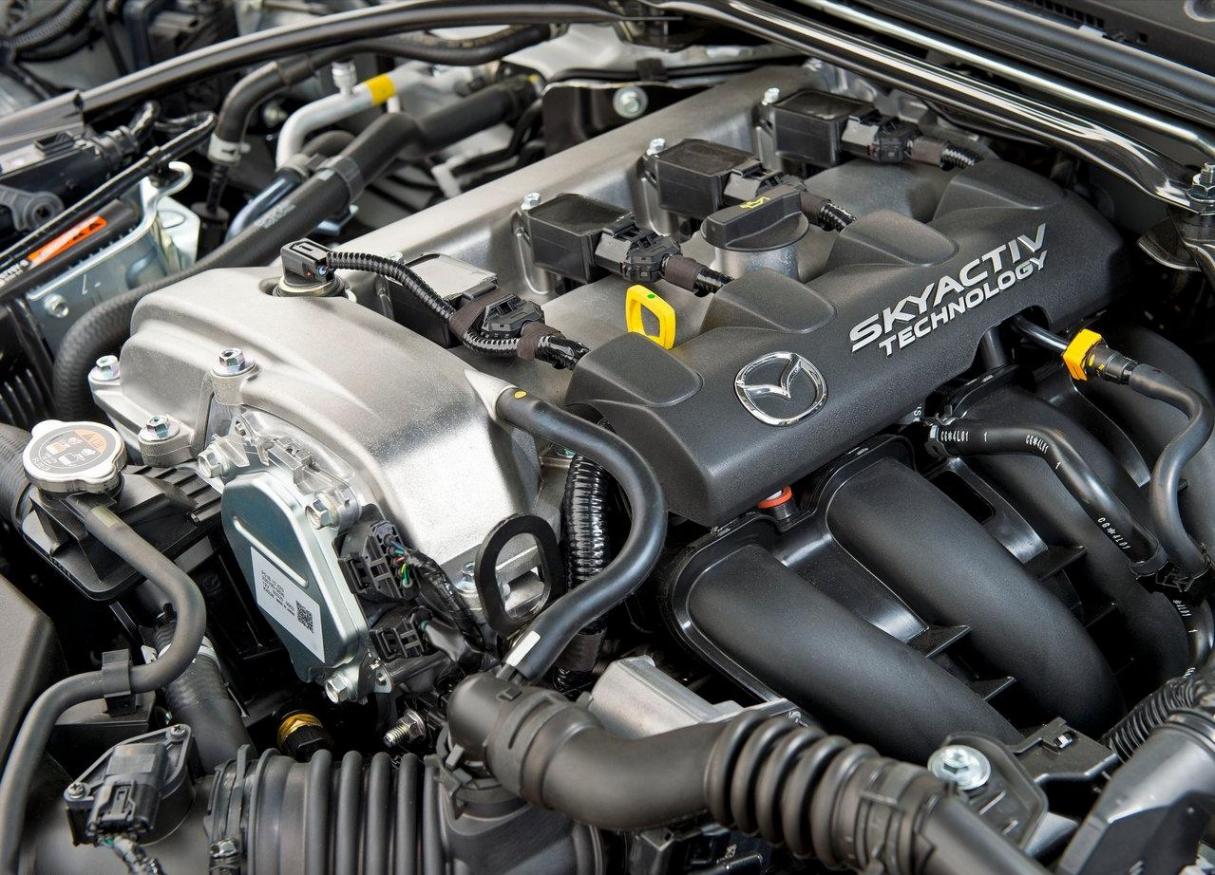 新一代馬自達(dá)MX-5采用全新2.5L自然進(jìn)氣引擎,6MT手動變速箱!