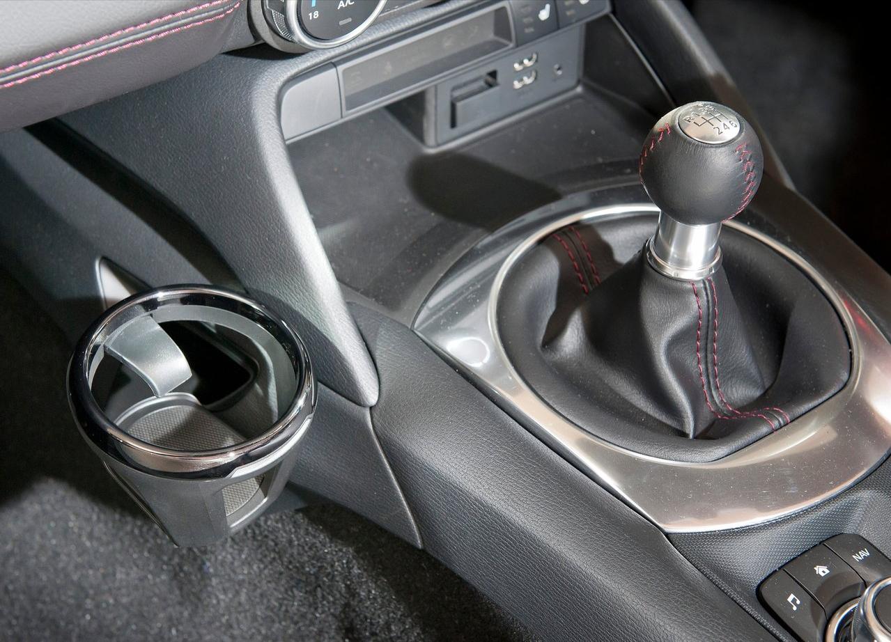 新一代馬自達(dá)MX-5采用全新2.5L自然進(jìn)氣引擎,6MT手動變速箱!